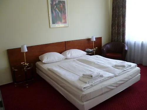 Domo Hotel Mondial Düsseldorf 2*,  Alemania