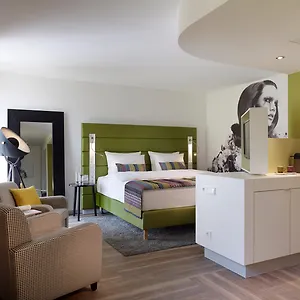 Отель Indigo - - Victoriaplatz By Ihg